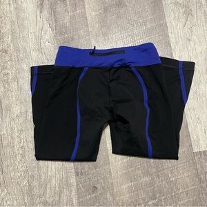 Lululemon Run Fast Free Crop  Stripe Black W/ Blue  Leggings Size 6